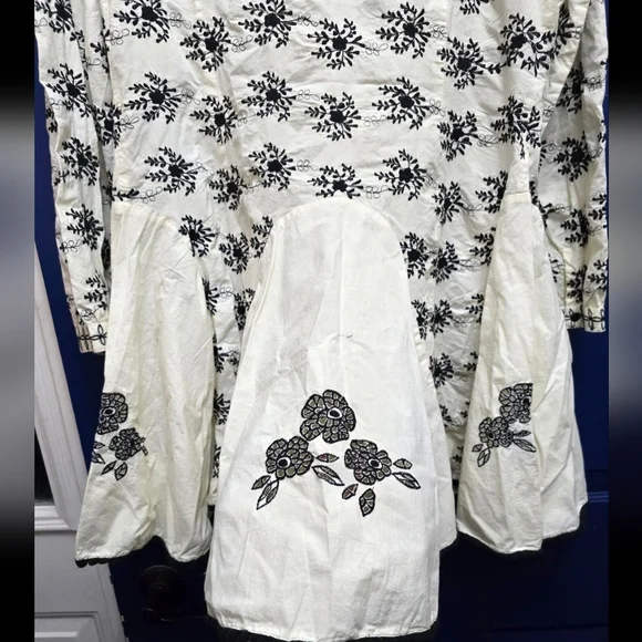 The Pyramid Collection Tunic/Dress  Embroidered Floral Button Front Cottage Sz L - Picture 7 of 7